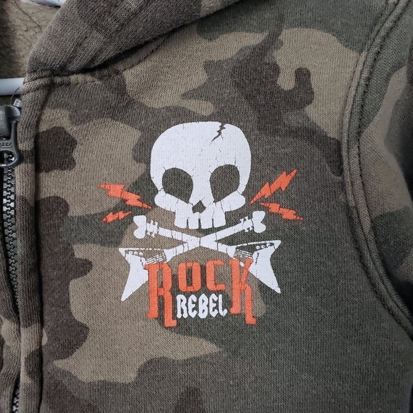 WonderKids Toddler Boy 2T Green Camo Jacket Skull Crossbones - Picture 4 of 4